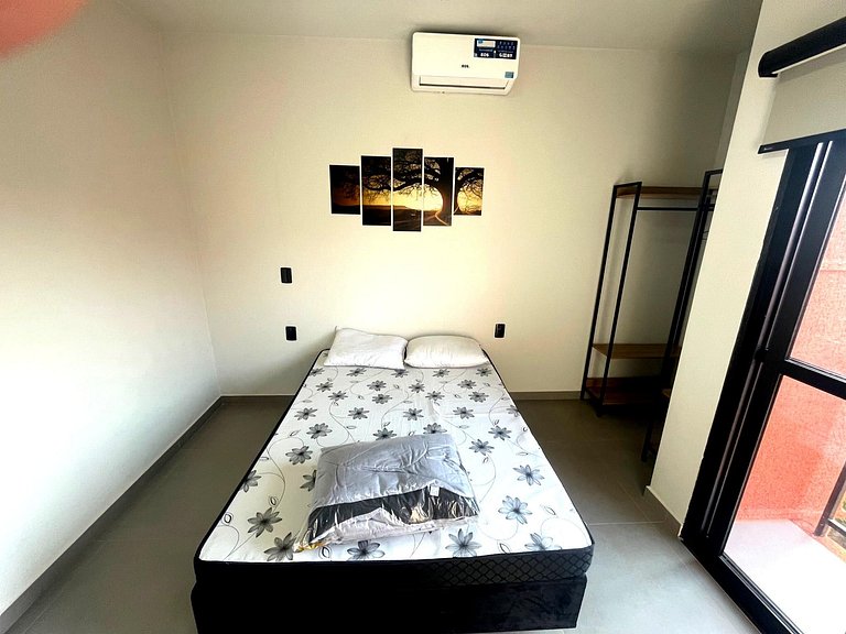 Sobrado em Condomínio com lazer - Vista p/ Clube