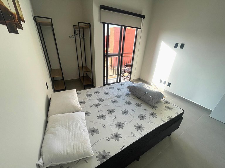 Sobrado em Condomínio com lazer - Vista p/ Clube