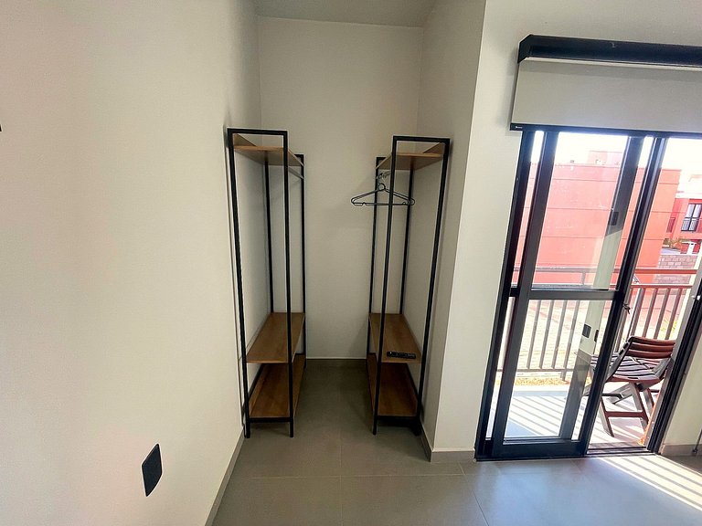 Sobrado em Condomínio com lazer - Vista p/ Clube