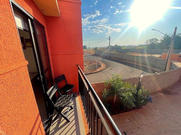 Sobrado em Condomínio com lazer - Vista p/ Clube