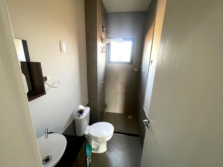 Sobrado em Condomínio com lazer - Vista p/ Clube