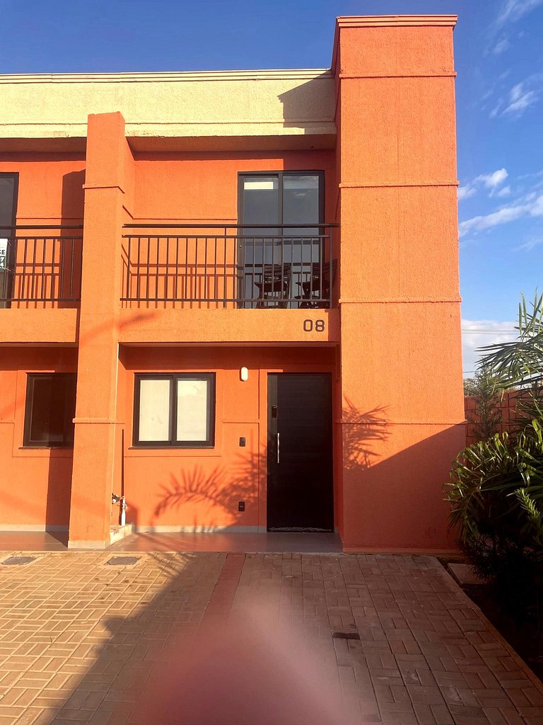 Sobrado em Condomínio com lazer - Vista p/ Clube