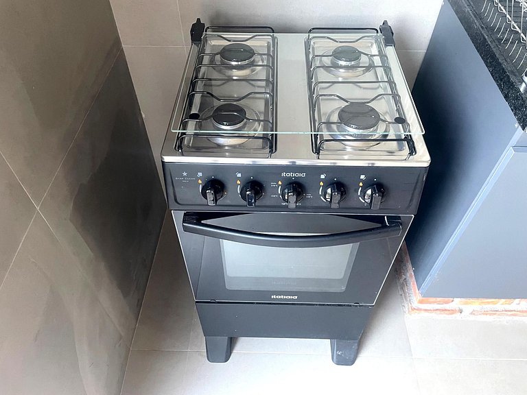 Sobrado em Condomínio com lazer - Vista p/ Clube