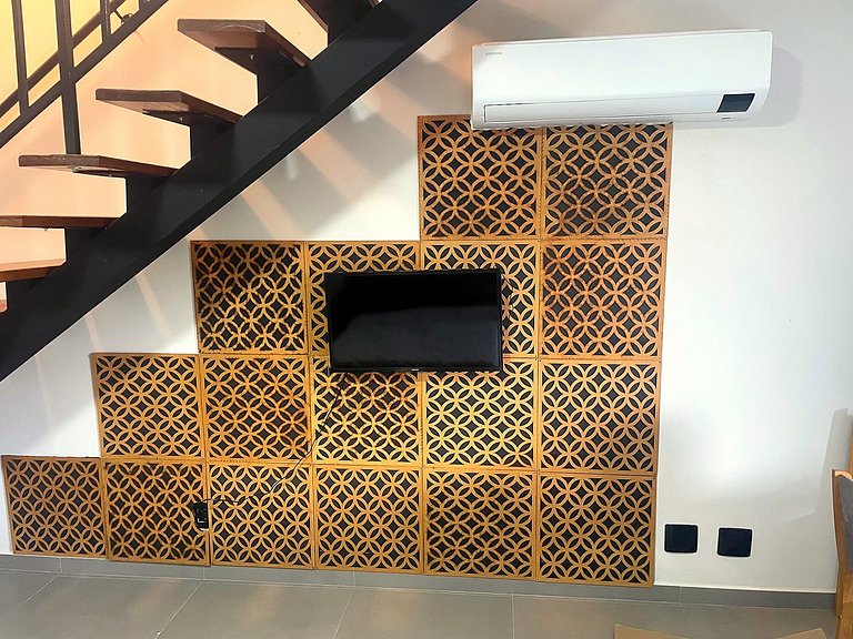 Sobrado em Condomínio com lazer - Vista p/ Clube