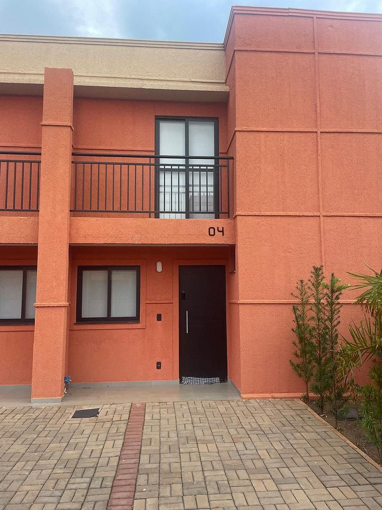 Casa em condomínio ao lado do Grandes Lagos - C4