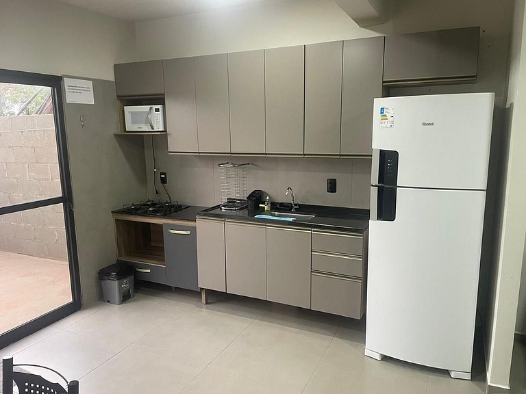 Casa em condomínio ao lado do Grandes Lagos - C4